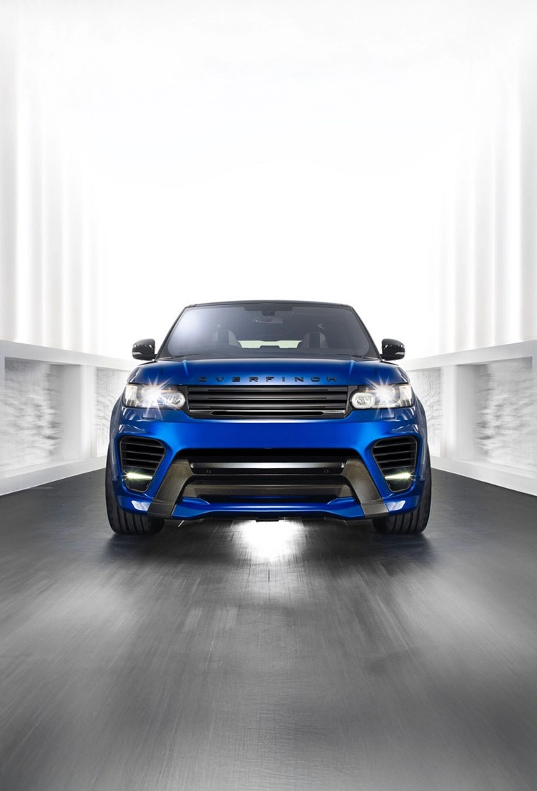 packshot-auto-blue-car-motion-whitelight-nov25