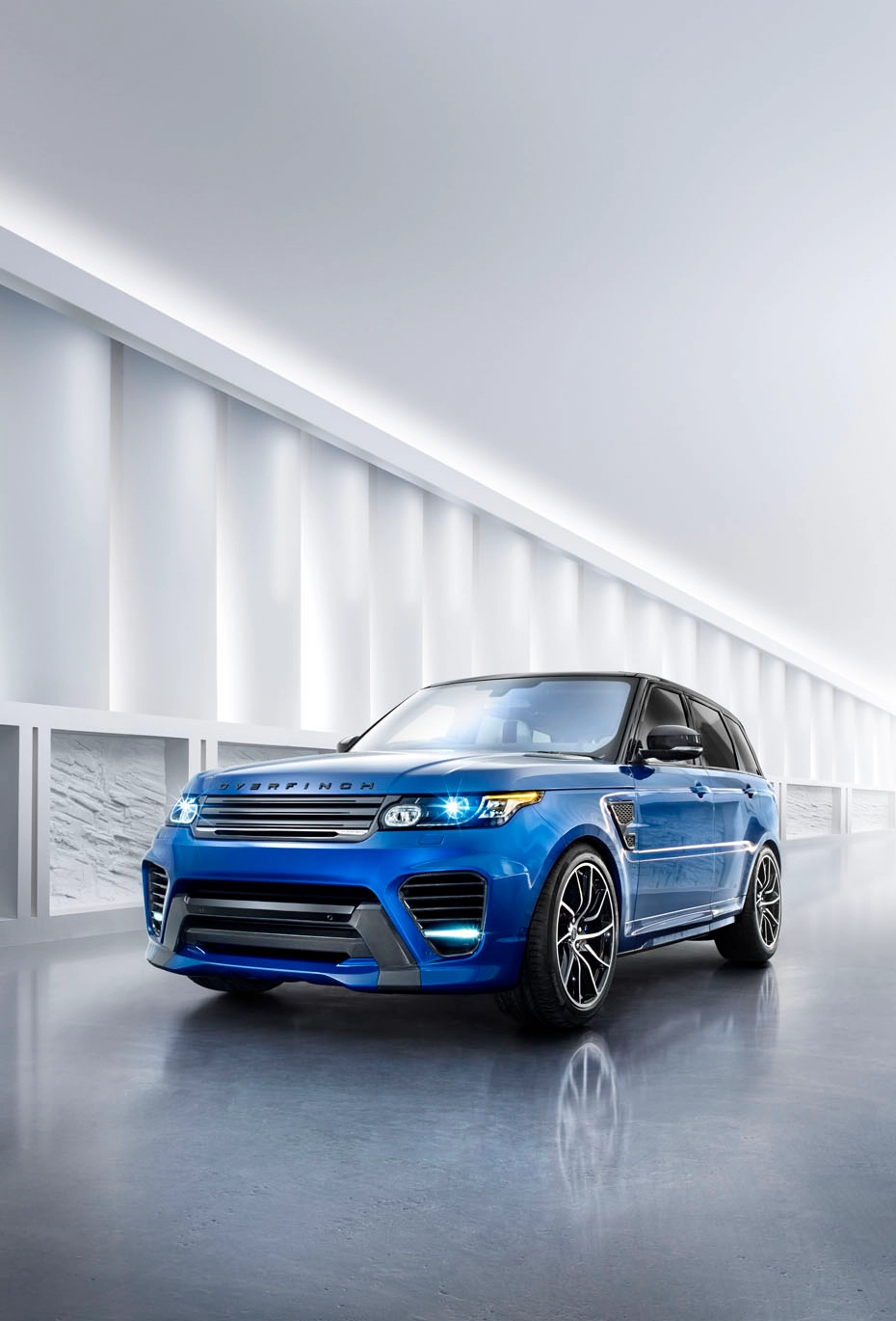 packshot-auto-blue-car-tunnel-whitelight-nov25