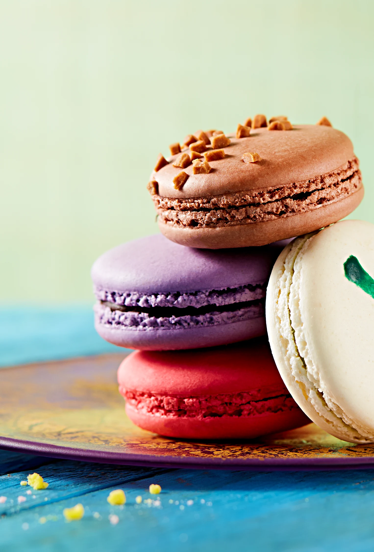 packshot-food-colourful-macarons-brightlight-nov25