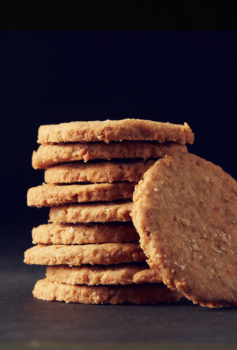 packshot-food-digestive-biscuits-directionallight-nov25