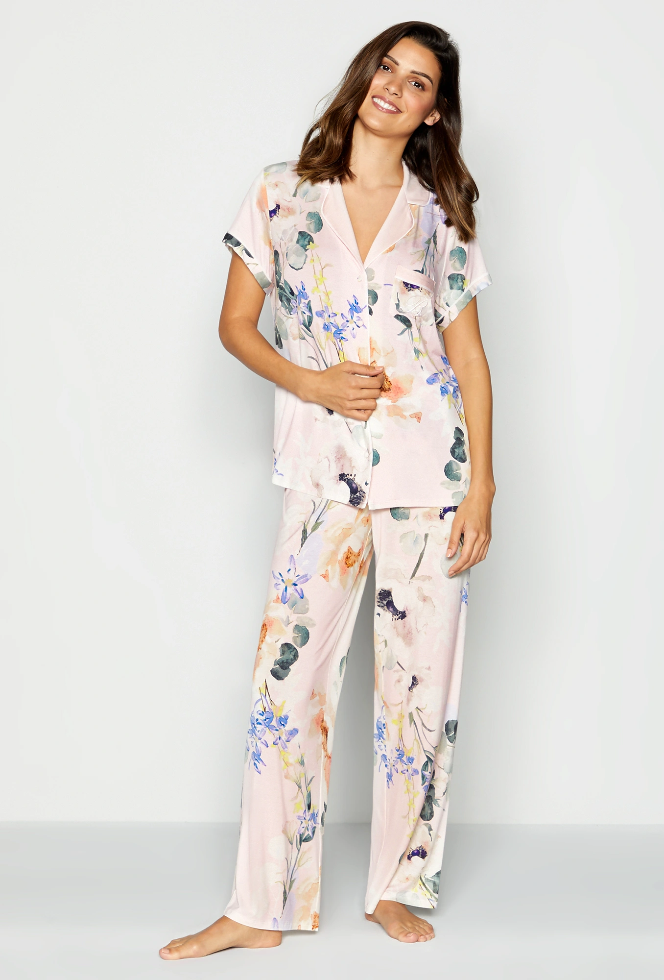Scalable fashion ecommerce photography production