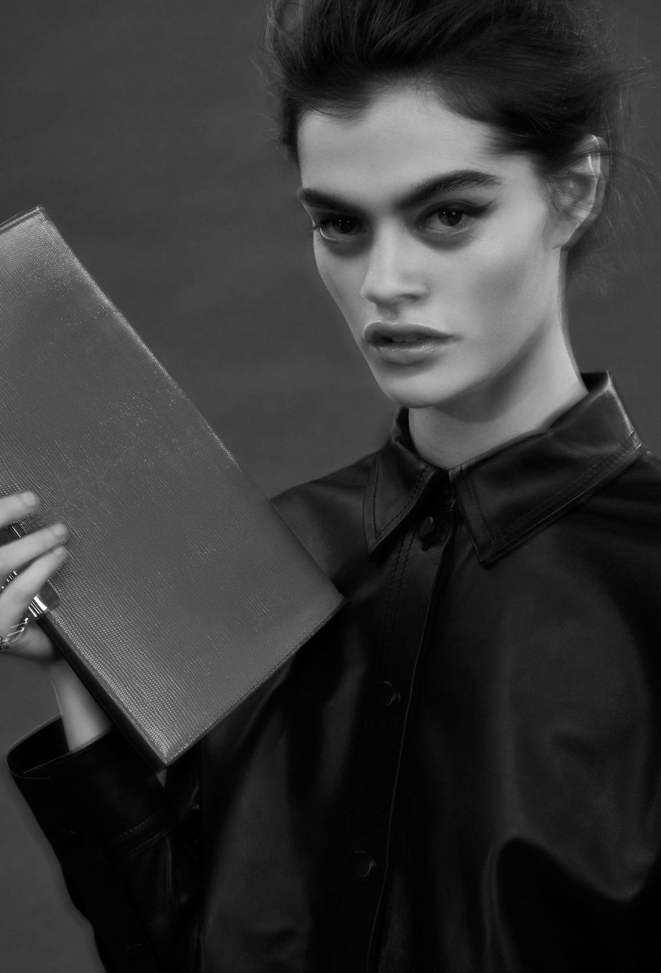 packshot-campaign-bw-model-leather-shirt-clutch-nov25