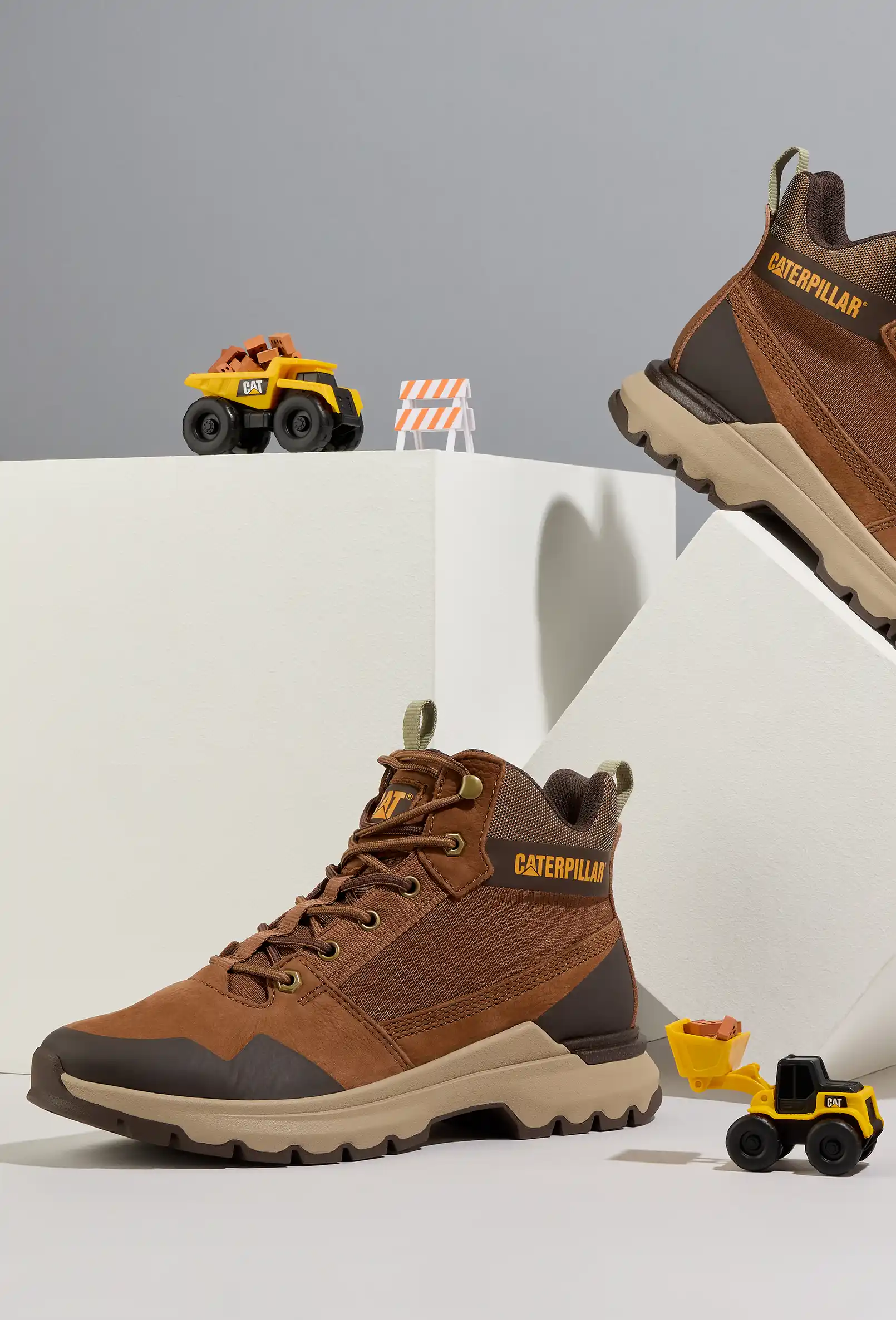 packshot-campaign-caterpillar-brown-boots-diggers-nov25