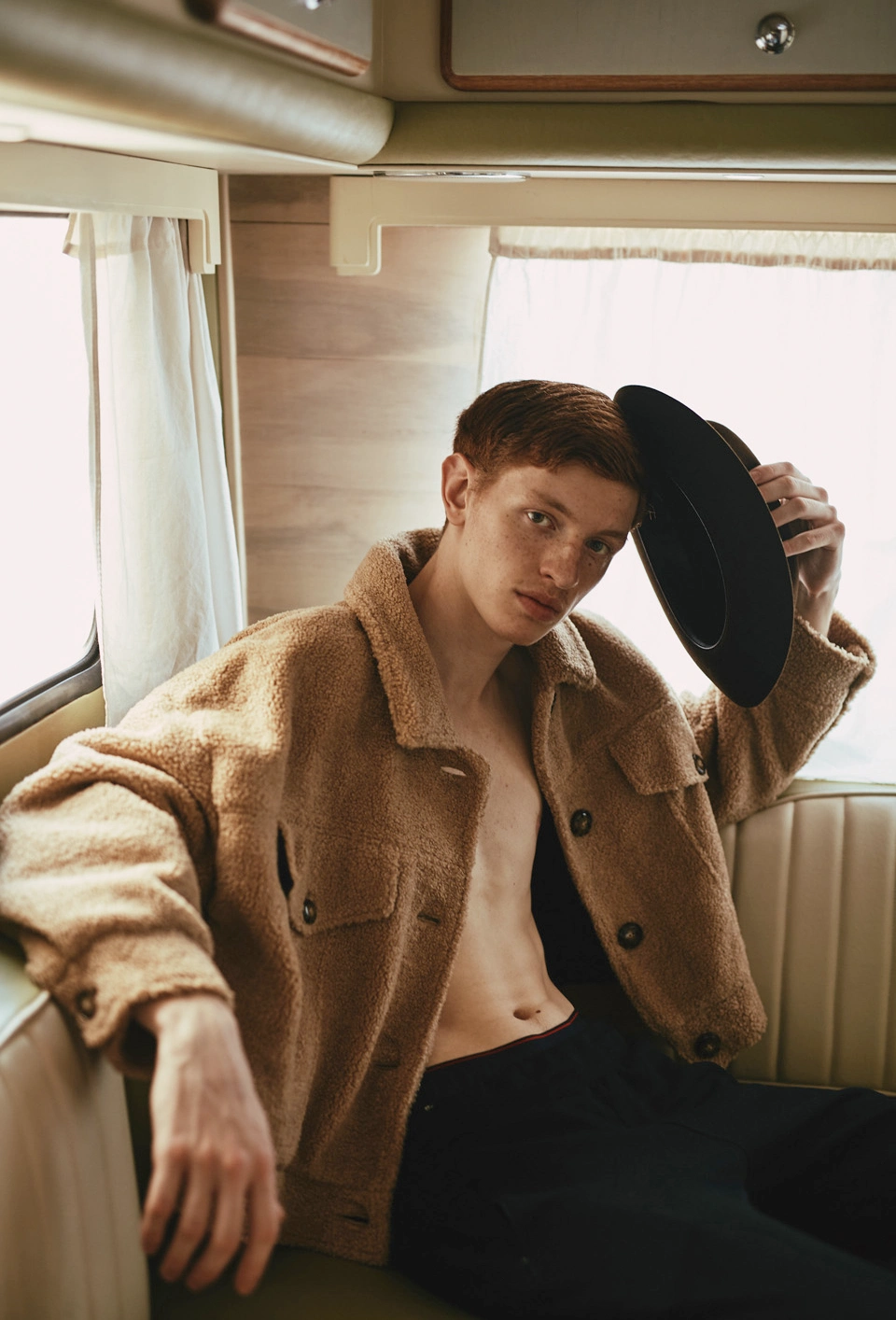 packshot-campaign-mens-jacket-hat-caravan-nov25