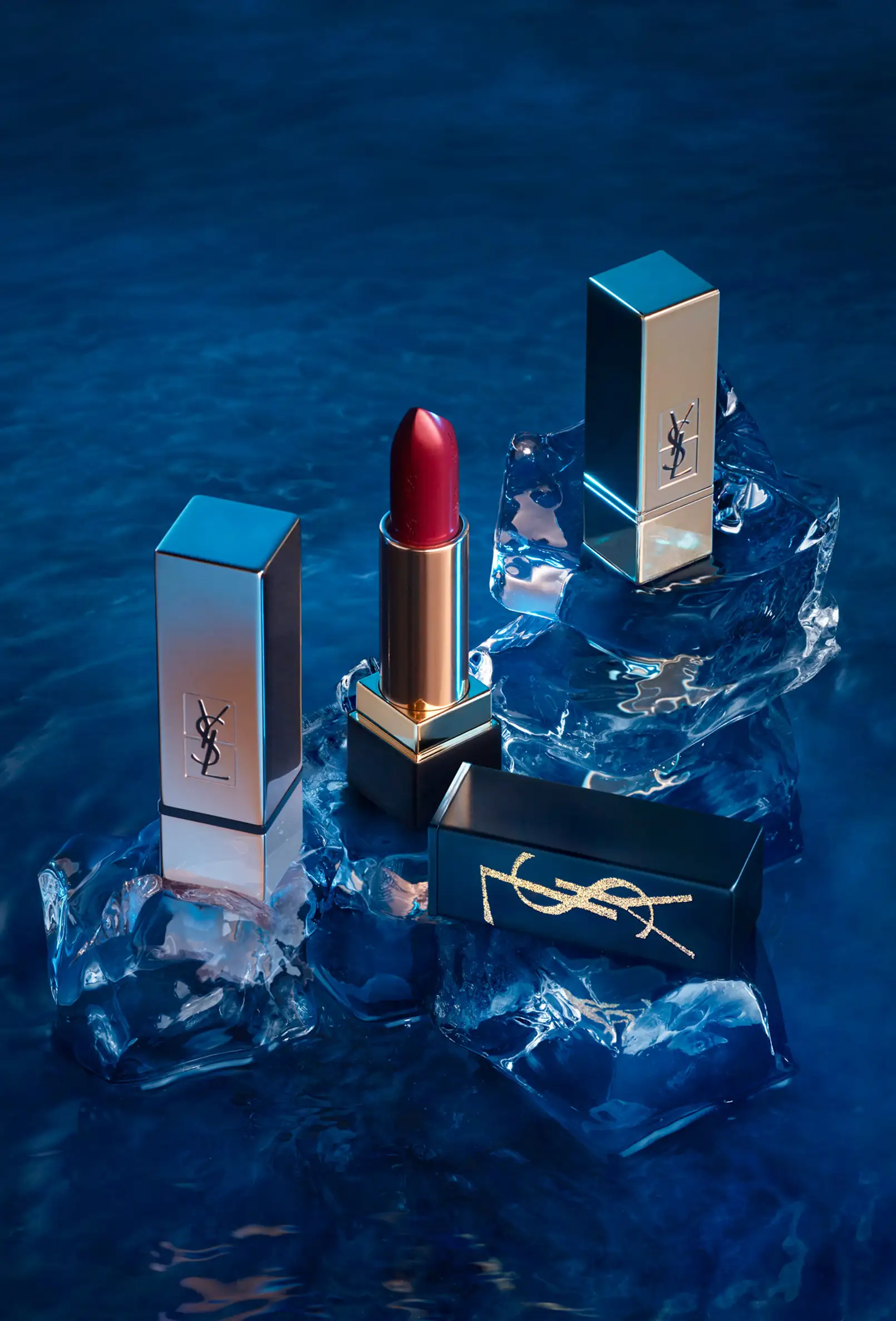 packshot-cosmetics-ysl-lipsticks-ice-darkblue-nov25