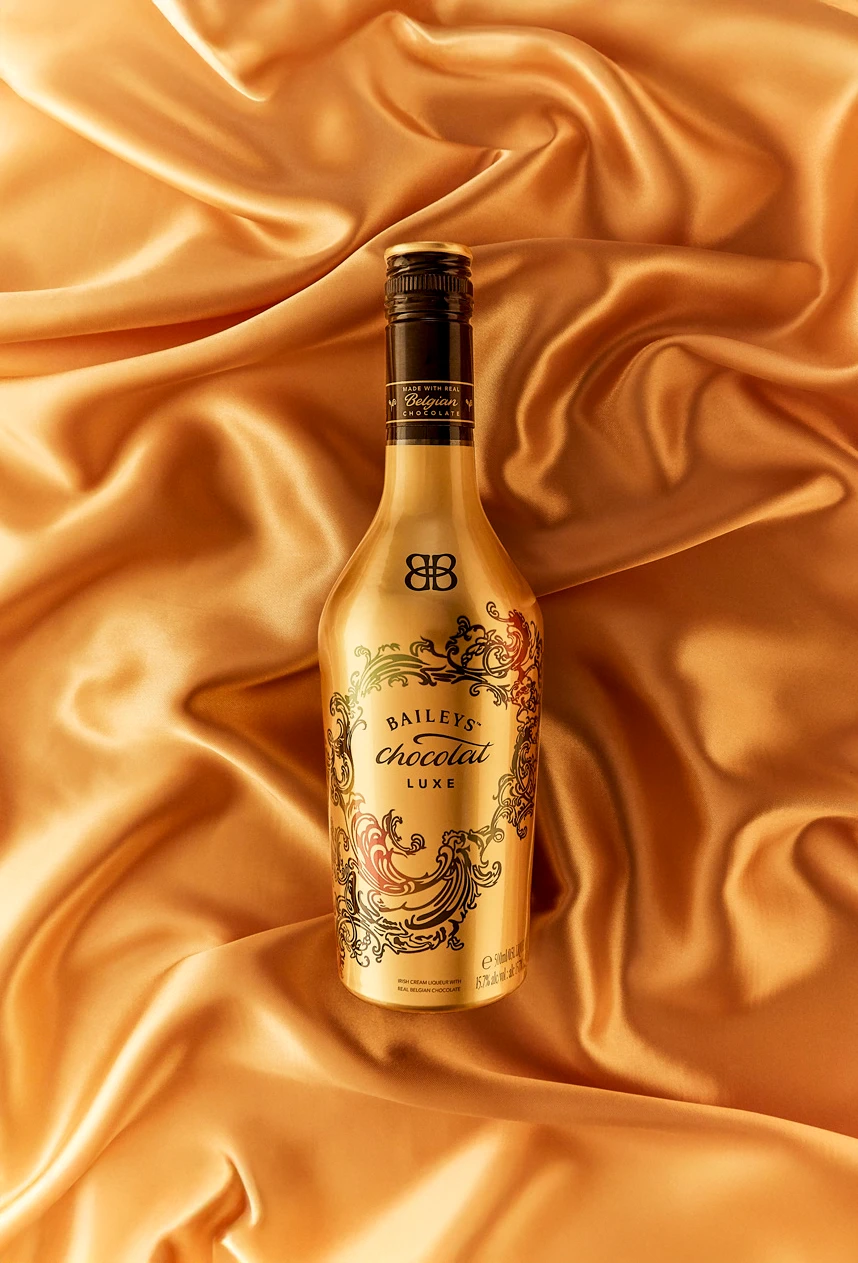 packshot-drinks-baileys-chocolat-luxe-gold-silk-nov25
