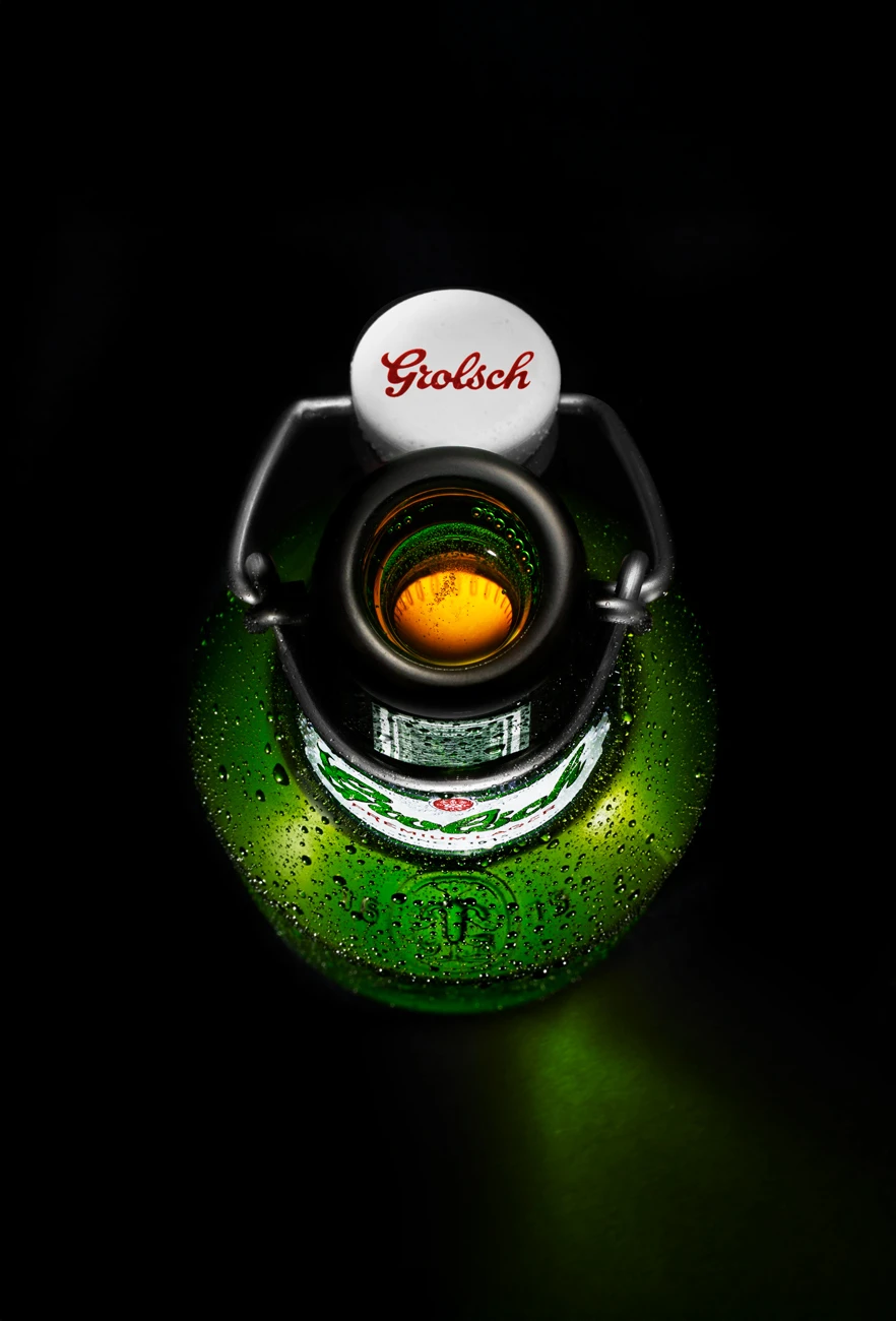 packshot-drinks-grolsch-bottle-top-darklight-nov25