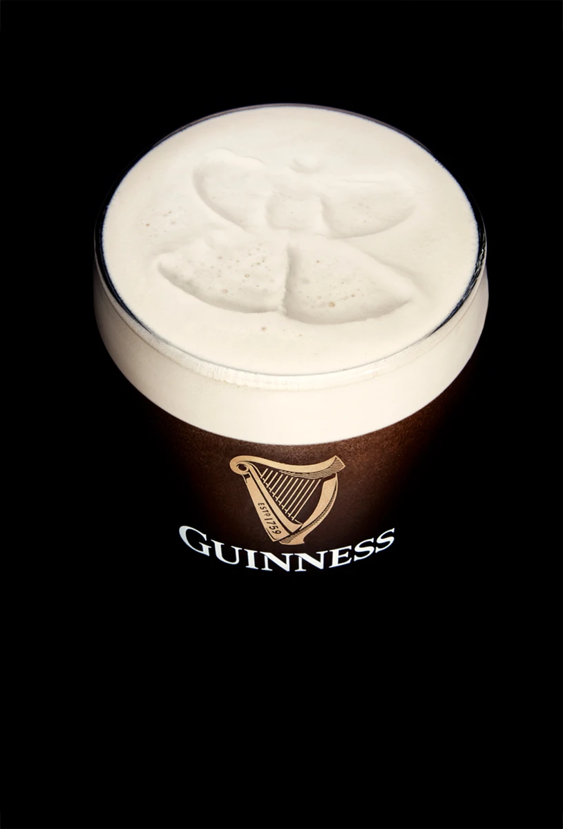 packshot-drinks-guinness-pint-top-darklight-nov25