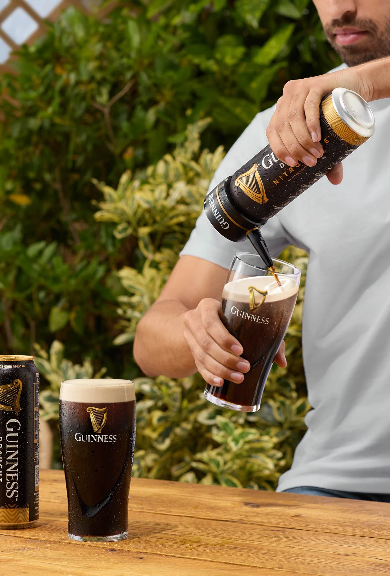 packshot-drinks-guinness-pour-table-naturallight-nov25