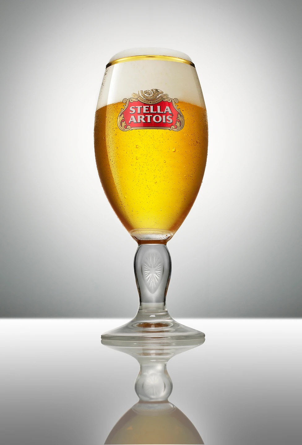 packshot-drinks-lager-pint-reflection-nov25