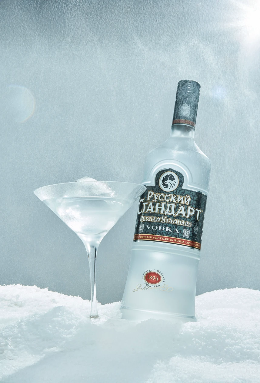 packshot-drinks-russian-standard-vodka-snow-nov25