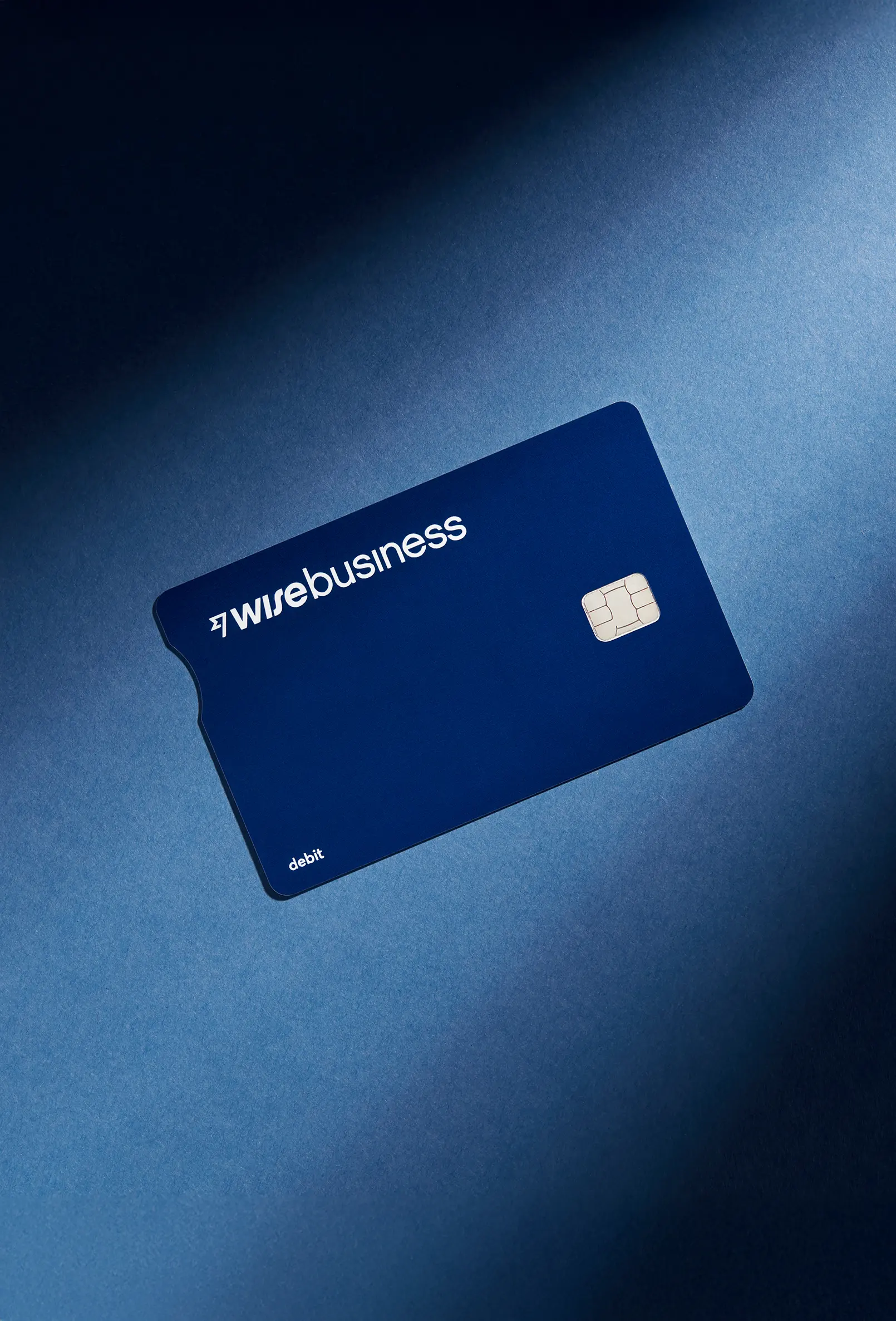 packshot-stilllife-blue-credit-card-tonalblue-nov25